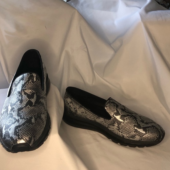 Grey Snake 🐍 Steve Madden slip on loafer sz 13 - Picture 6 of 16